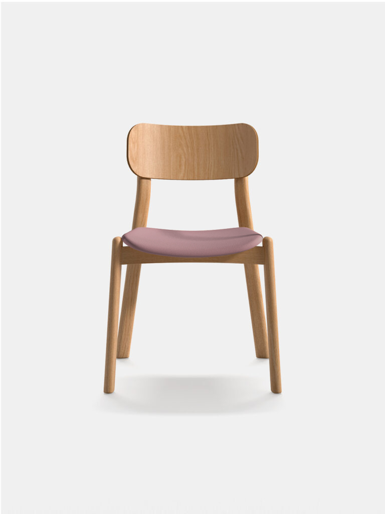 Kiymu Wood, vista frontale della sedia in legno del designer giapponese Tomoya Tabuchi